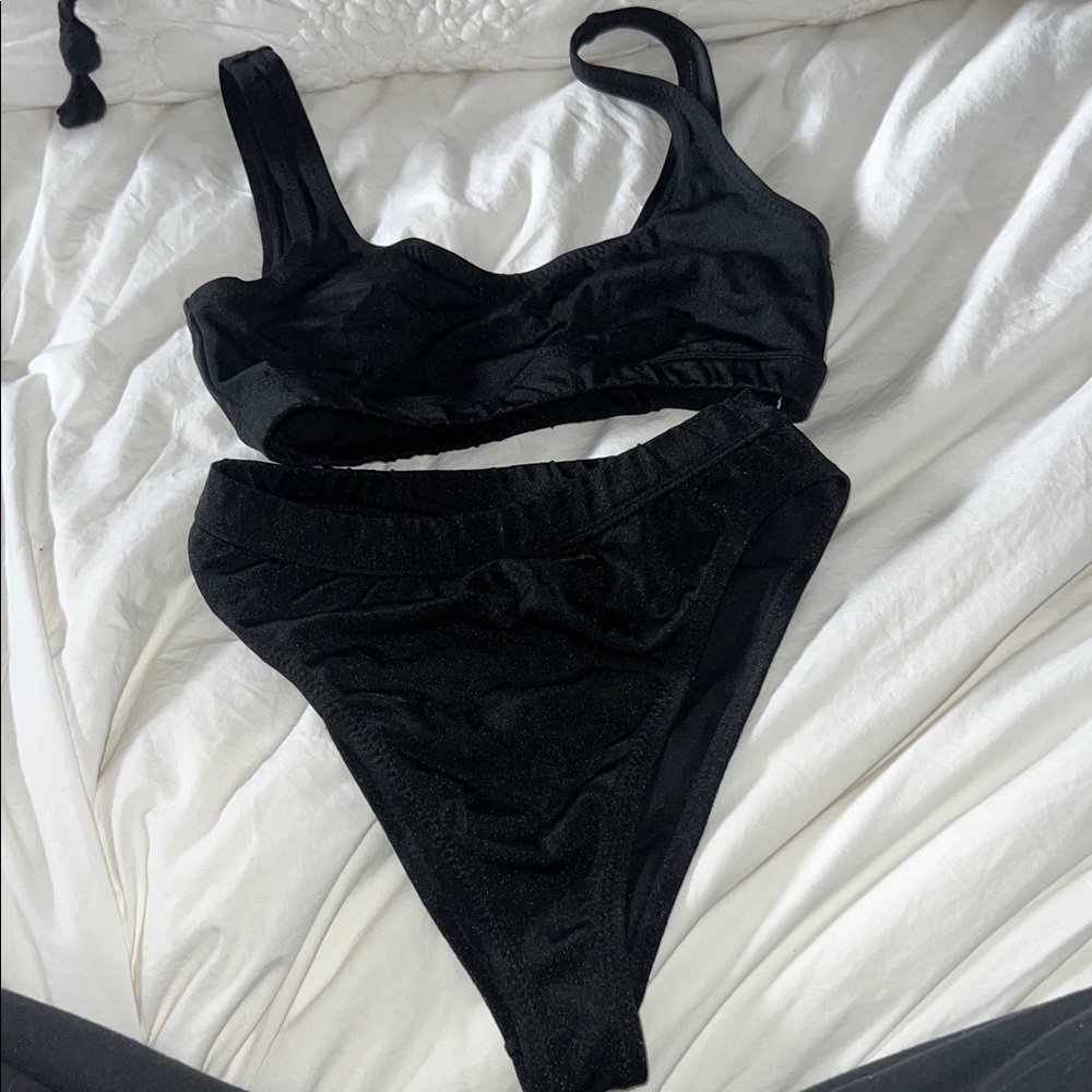 Black bikini set